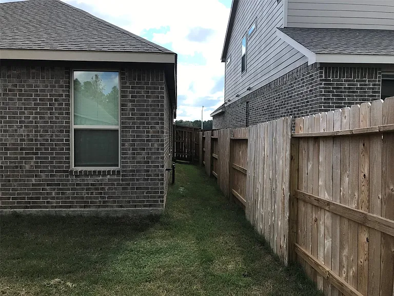 28813 Bobcat Run Dr — Photo 24