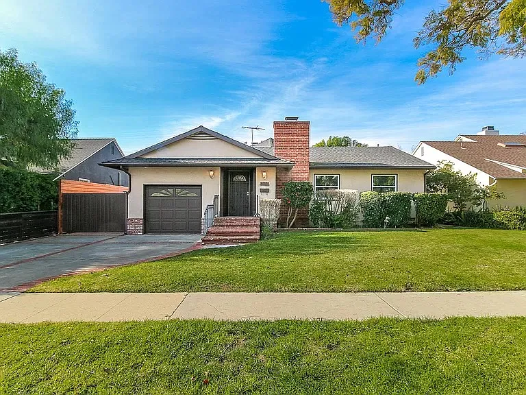 4 bed, 2279 sqft, $1,825 — Photo 1
