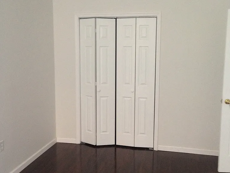 1033 Chestnut St #4 — Photo 5