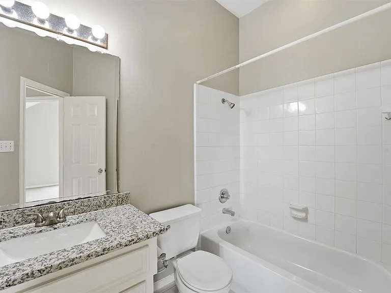 1507 Sutton St — Photo 23