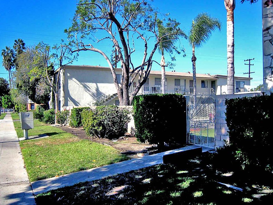 1st image of 1801 E Wilshire Ave #5