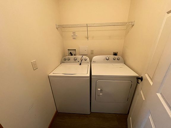 3rd image of 27 Tammy Ln #597S