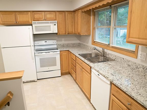 Updated Kitchen - Granite countertops