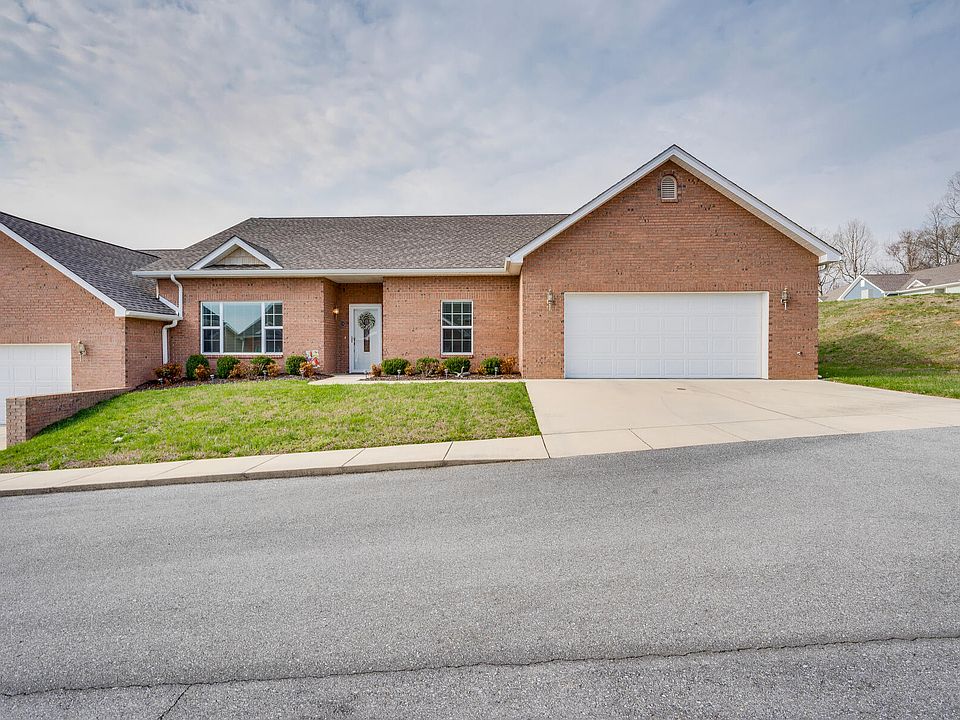 1st image of 131 Southridge Dr #131