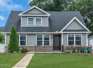 909 N Concourse, Keyport, NJ 07735