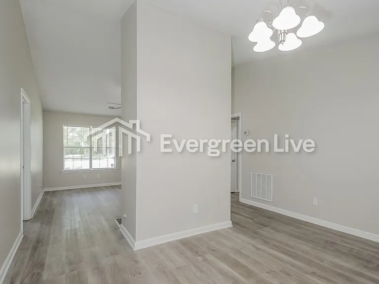 7064 Stoneridge Dr — Photo 15