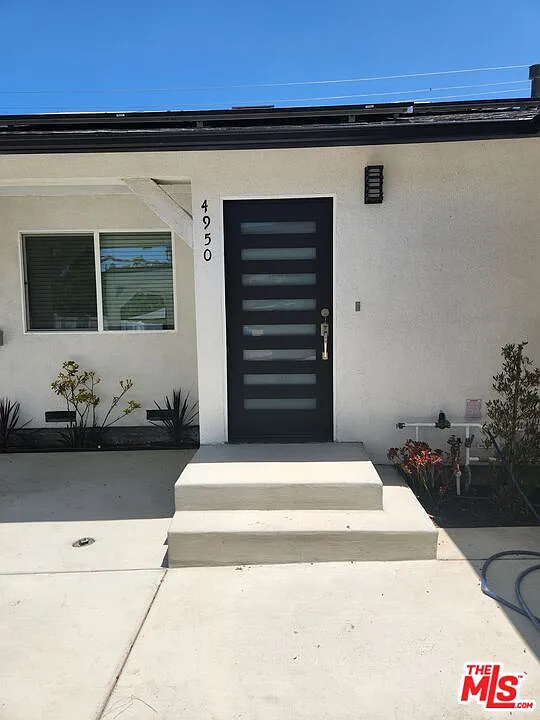 2 bed, 2.0 bath, $2,850 — Photo 2