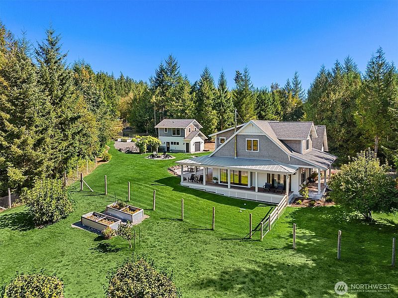 4th image of 1198 NE Raspberry Ridge Lane