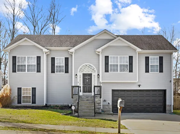 1692 Parkside Dr, Clarksville, TN 37042
