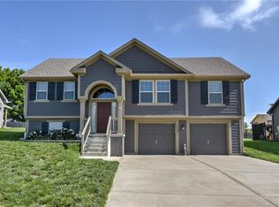 8828 NE 116th Ter, Kansas City, MO 64157