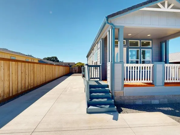 94112 4th St, Gold Beach, OR 97444