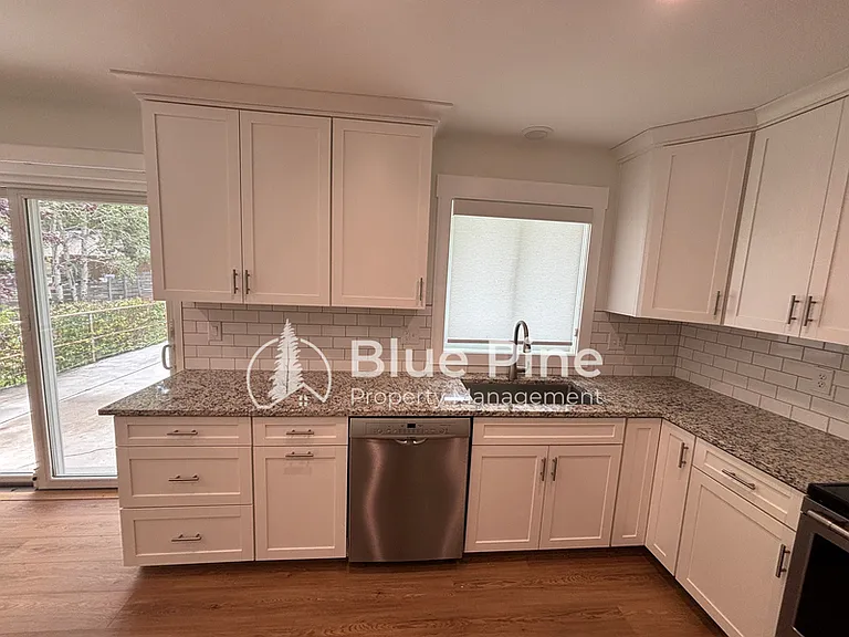 351 Yale Ave — Photo 6