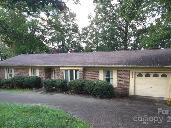1265 Delwood Dr SW, Lenoir, NC 28645