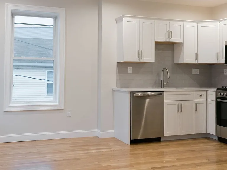 217 W 9th St #2 — Photo 12