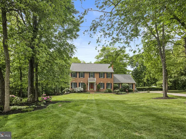 2404 Fairway Oaks Ct, Hampstead, MD 21074