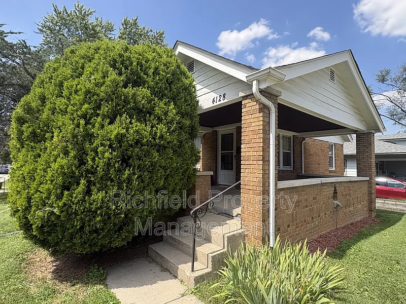 2 bed, 1.0 bath, $1,000 — Photo 3