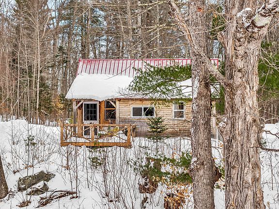 5th image of 110 Middle Road