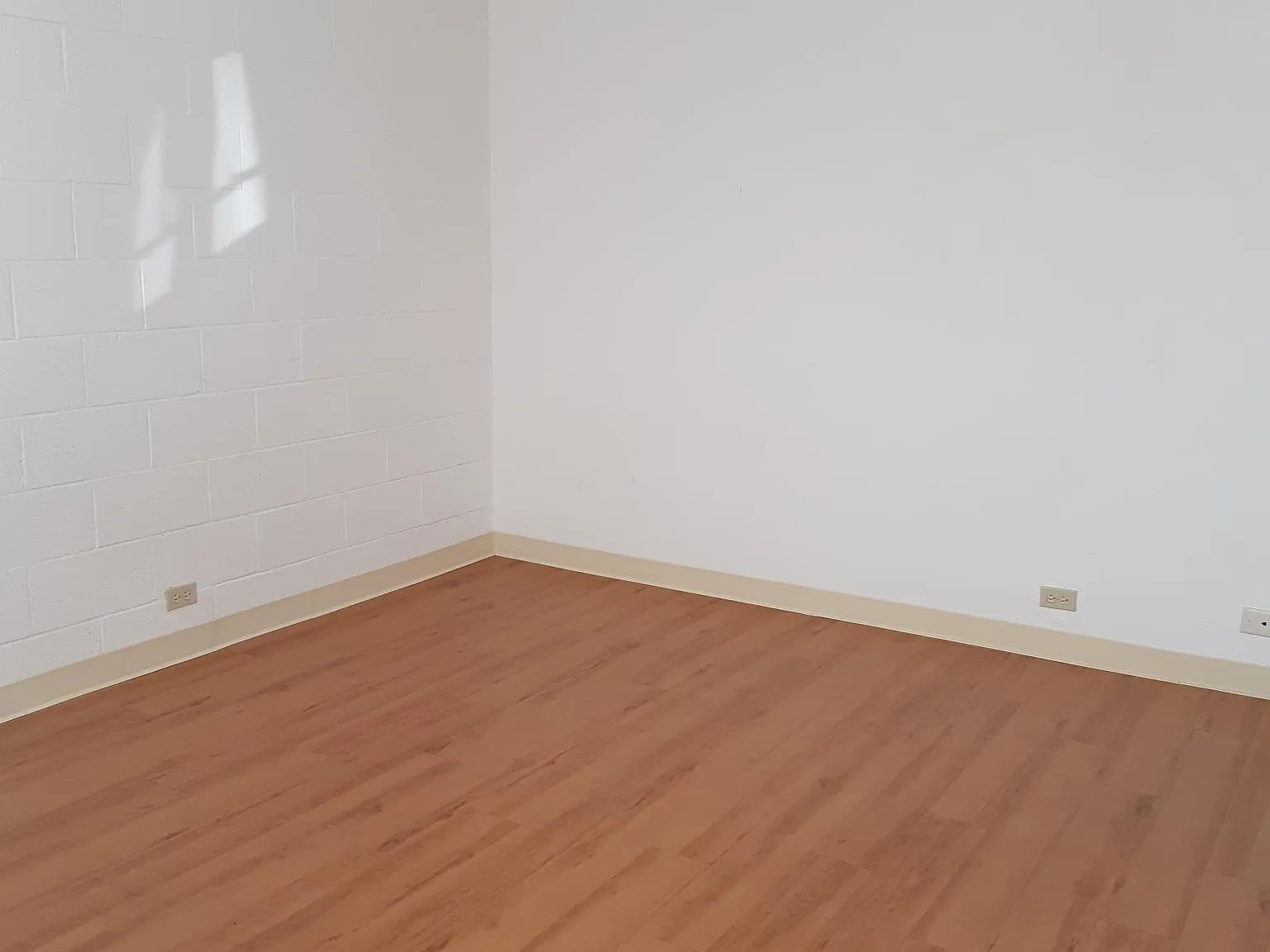 1442 Wilder Ave — Photo 4