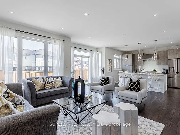 11 Empire Dr — Photo 10