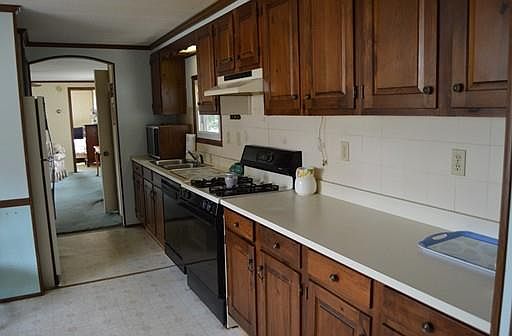 4th image of 15 Narragansett Dr