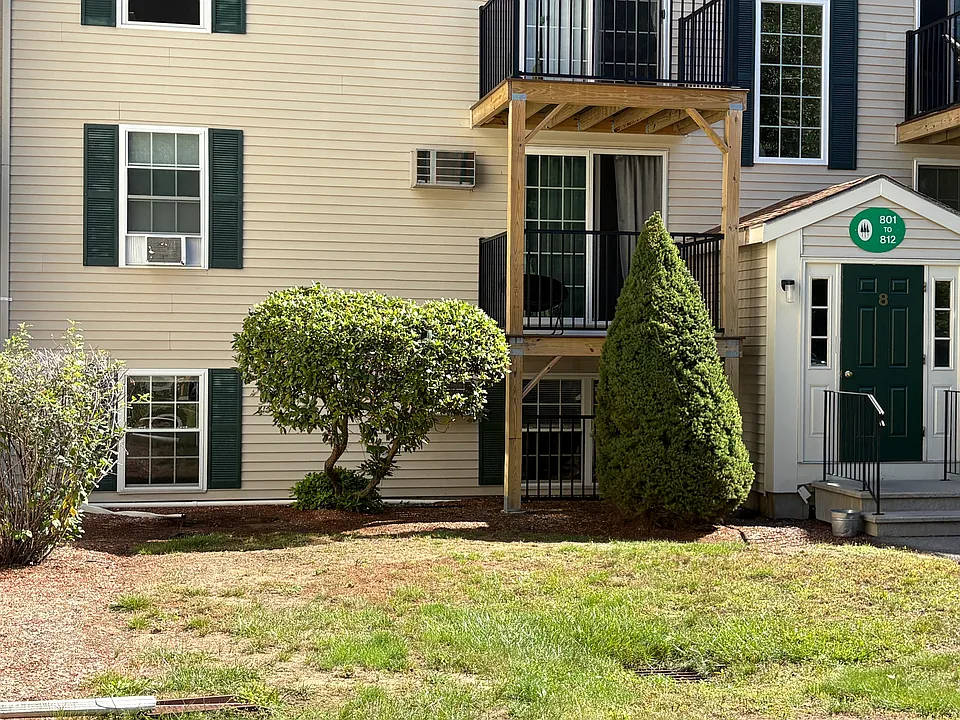 801 White Cedar Blvd