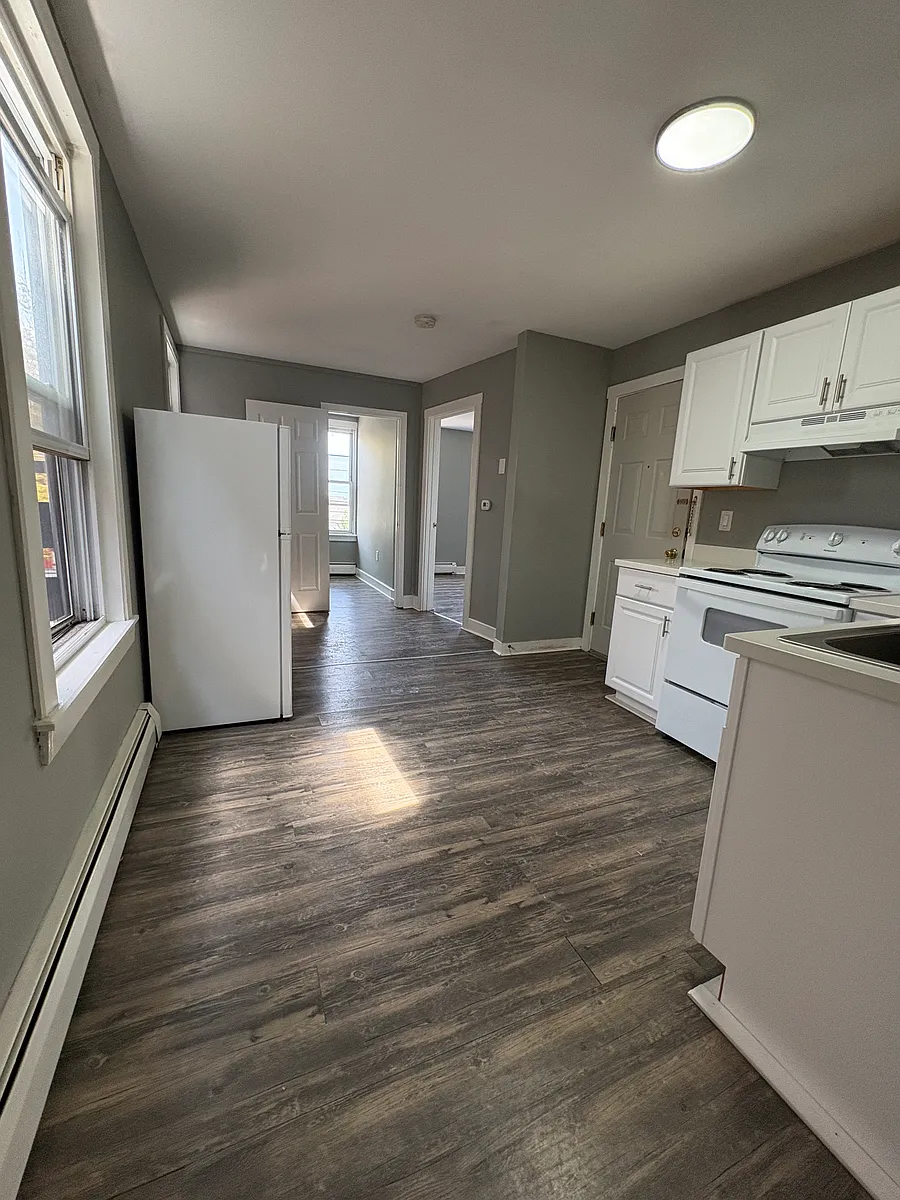 Building Photo - 360 Cumberland Ave #1