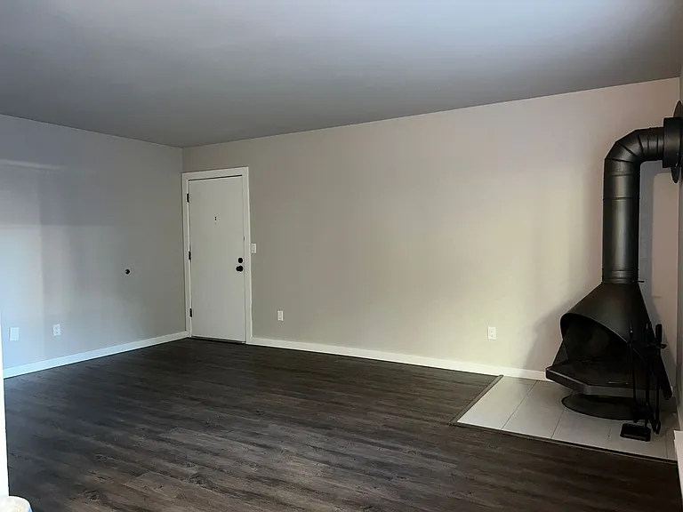 5900 SW Admiral Way — Photo 3