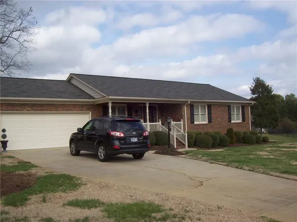 3202 Kellam Ct, Burlington, NC 27215