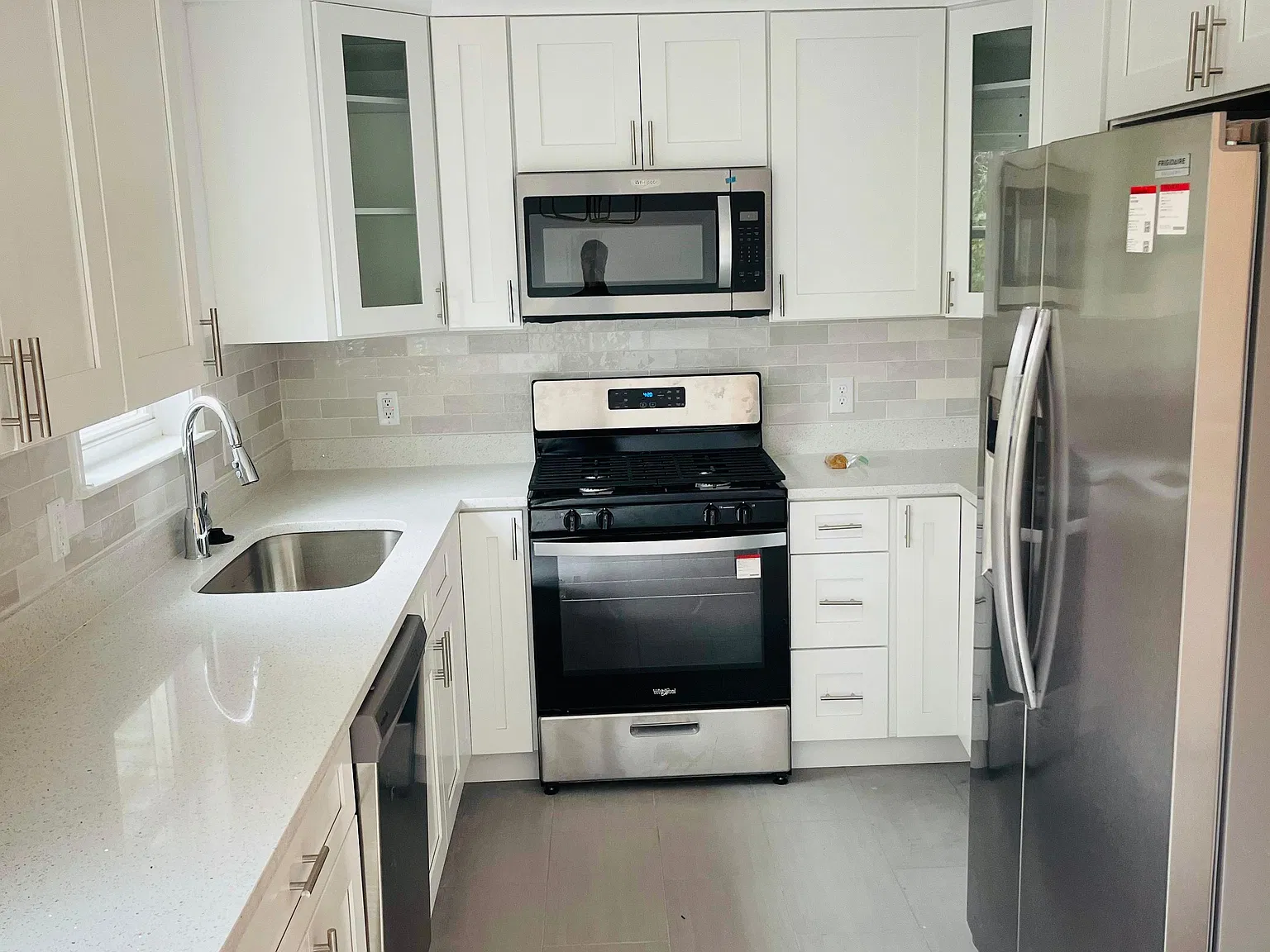 4 bed, 2000 sqft, $2,699 — Photo 2
