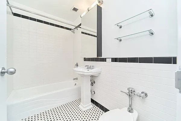 Rented by Living New York | media 12