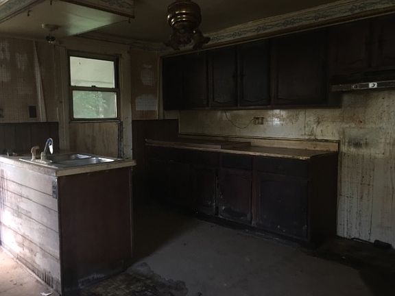 5th image of 924 Marion Pike