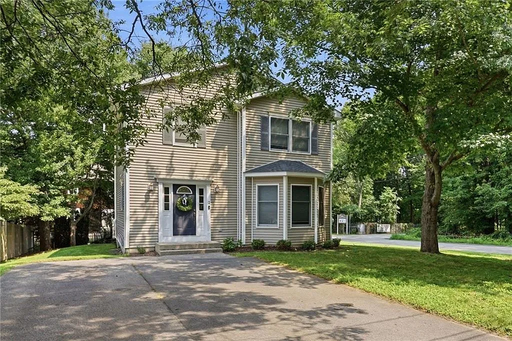 3 bed, 2.5 bath, 1792 sqft, $3,600 — Photo 2