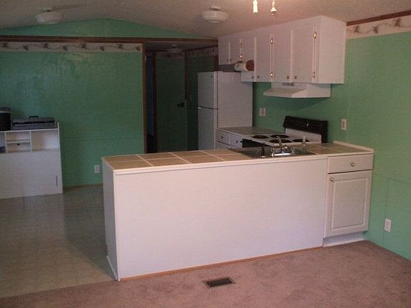 4th image of 20 Brooks Cove Dr