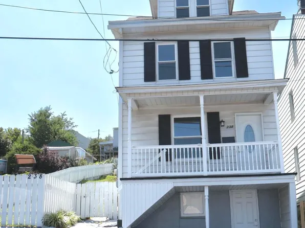 238 Broad St, Saint Clair, PA 17970