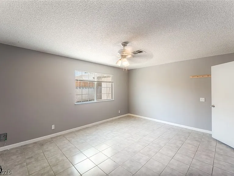 4268 Hampshire Cir — Photo 24