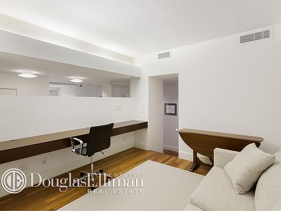 4th image of 416 Washington St APT 5H