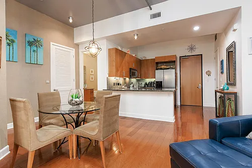 1050 Island Ave Photo 1