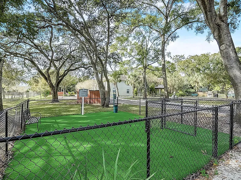 Fernwood Grove Apartments — Photo 15