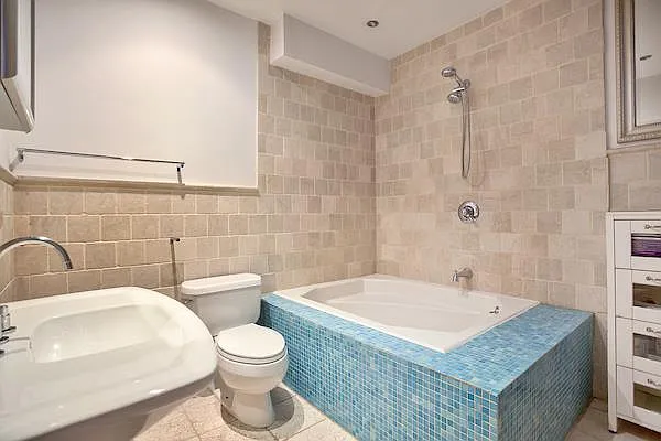 Rented by Warburg | media 25