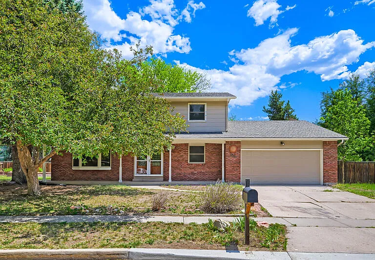 2821 E Serendipity Cir — Photo 1