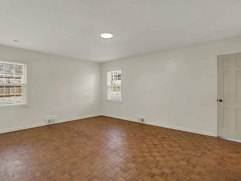 7126 Kings Castle Cv — Photo 17