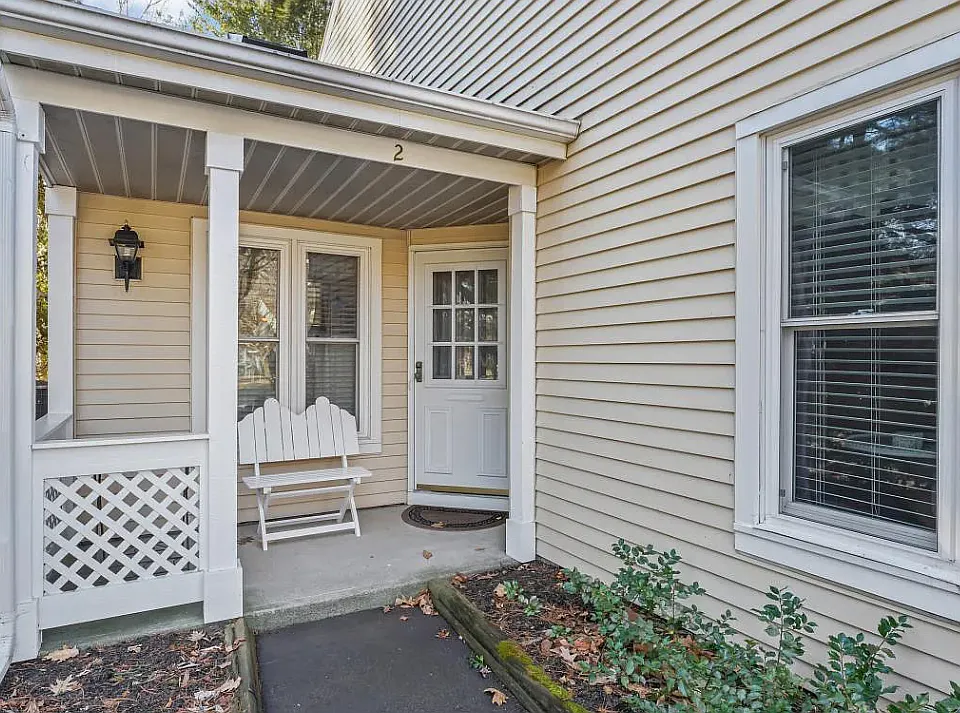 2 Stoney Creek Dr