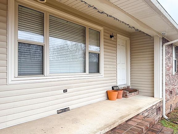 2nd image of 919 N 26th St