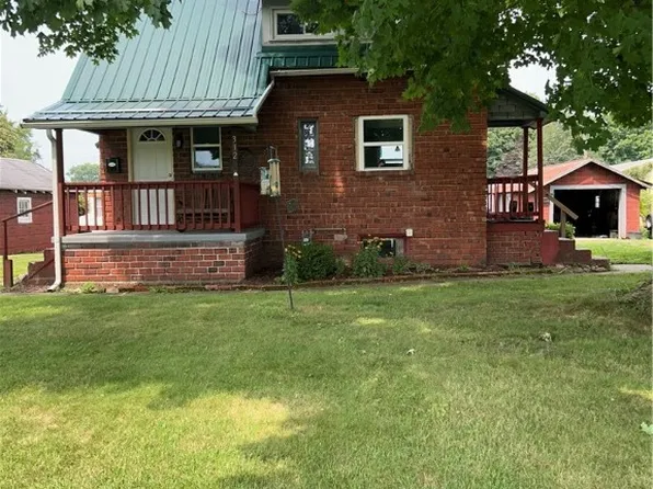 312 S Lawn Dr, Newcomerstown, OH 43832