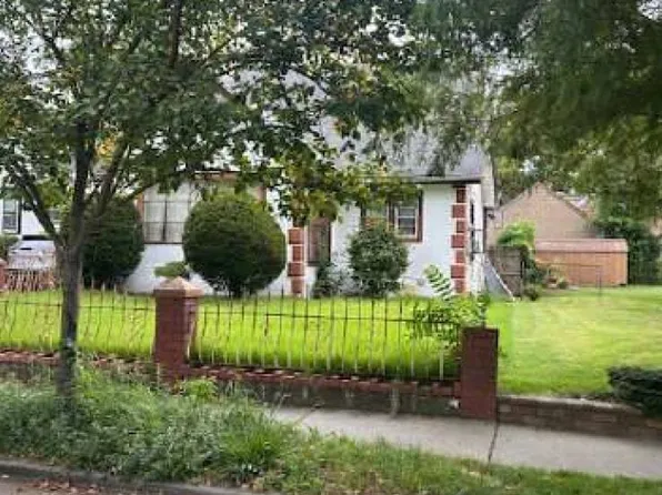 18616 Hilburn Ave, Saint Albans, NY 11412