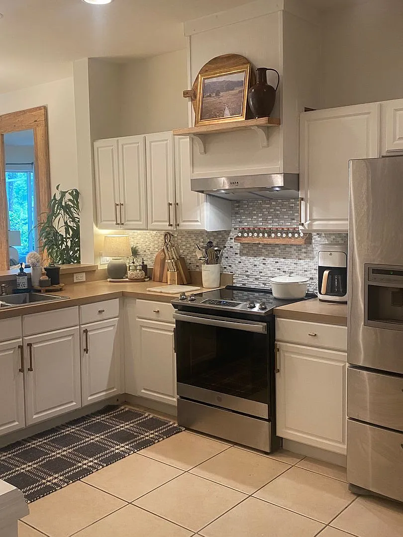 ** 3/2.5 Townhouse Available For Season ** Beautifully Updated Unit ** Stratford Place North Naples — Photo 1