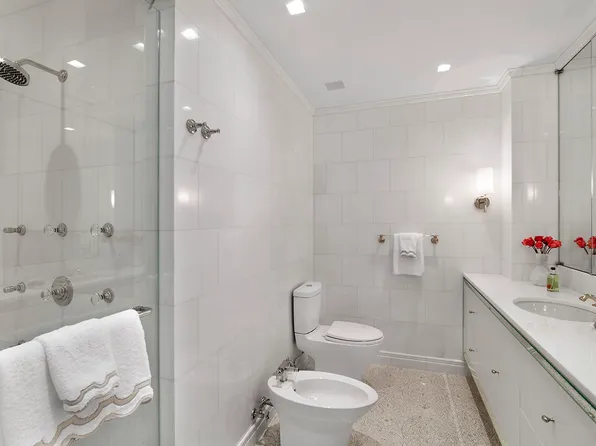 21 East 66th Street image 15 of 25