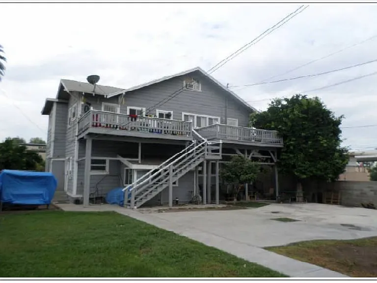 129 E G St #4 — Photo 3