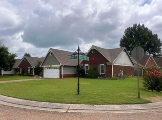 3700 Sungate Dr N, Bartlett, TN 38135