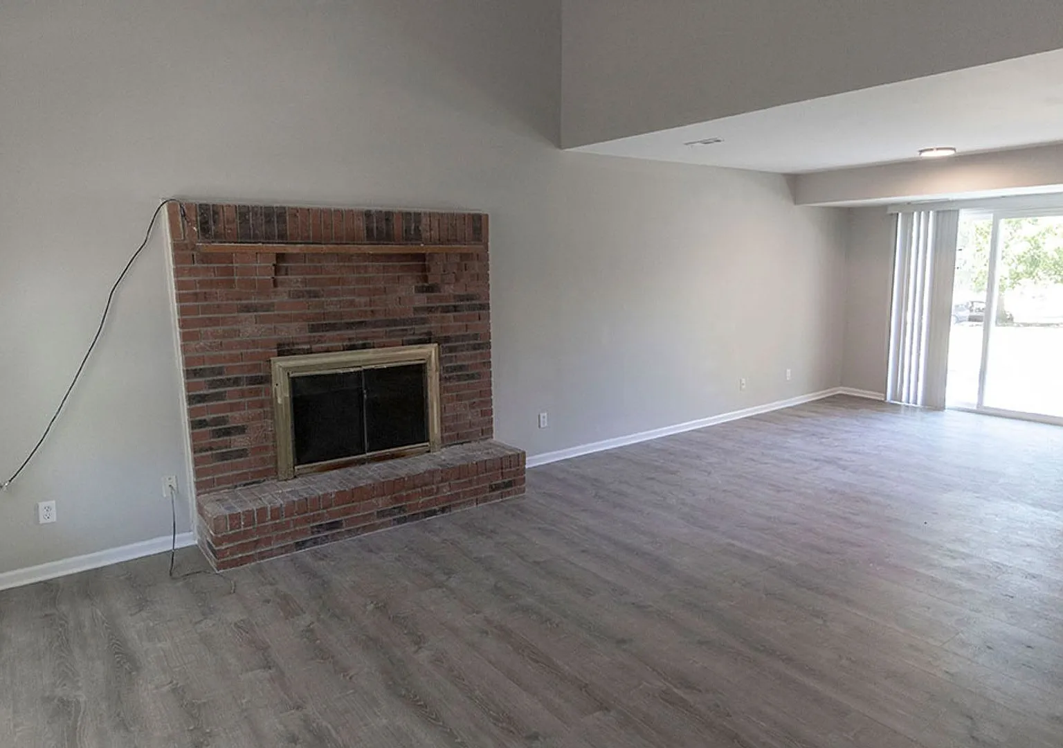 Large 3 bedroom Duplex — Photo 2